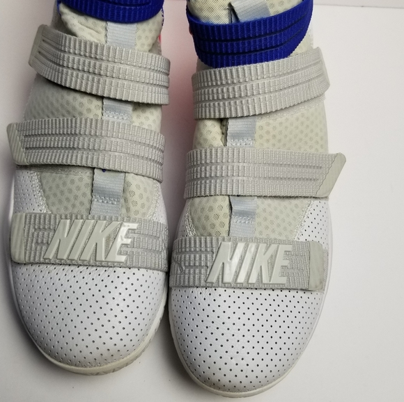 Nike LeBron Soldier 11 Sneakers - Picture 4 of 9